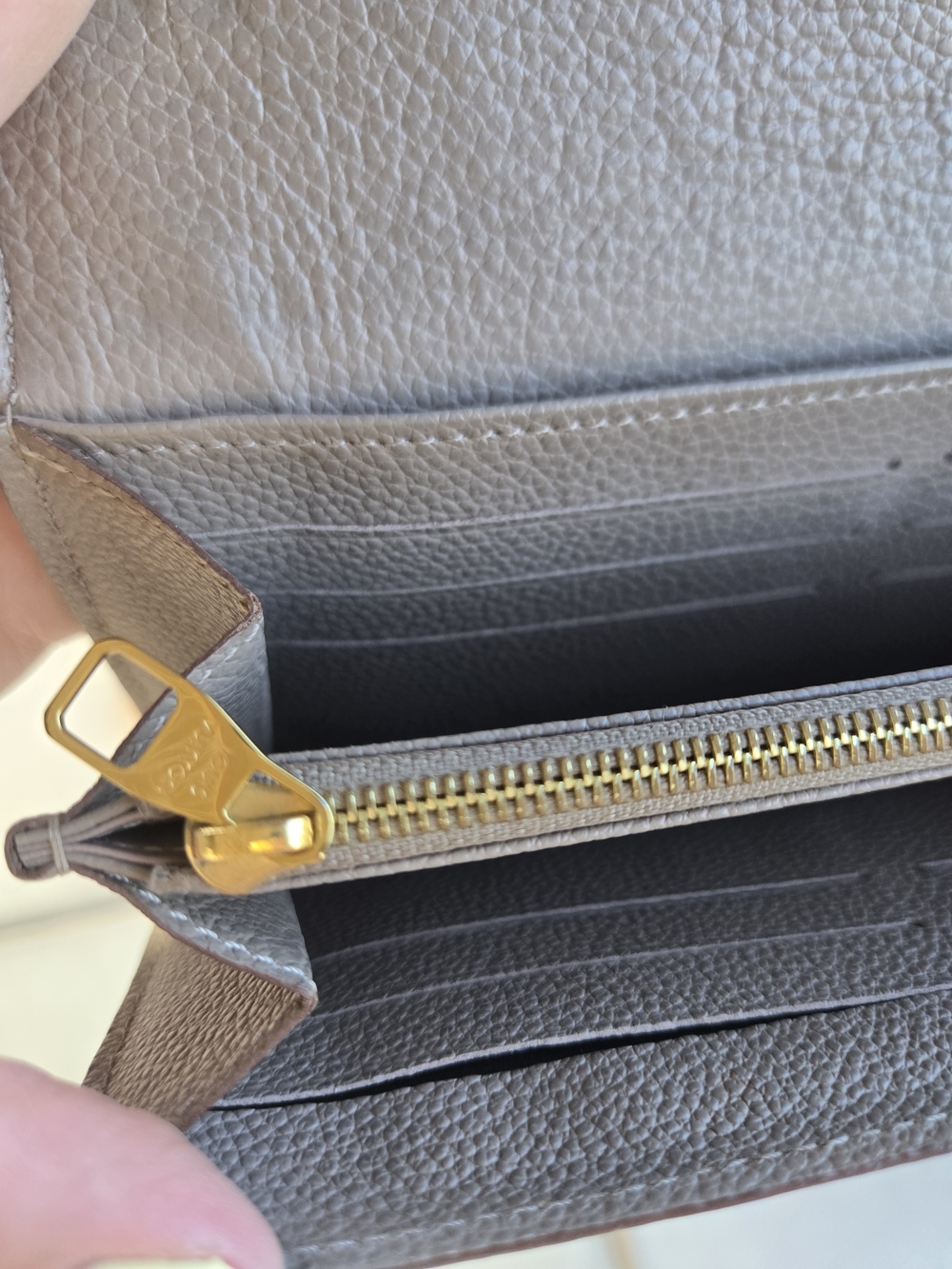 Authentic Louis Vuitton Turtle Dove Empriente Wallet - Picture 10 of 12